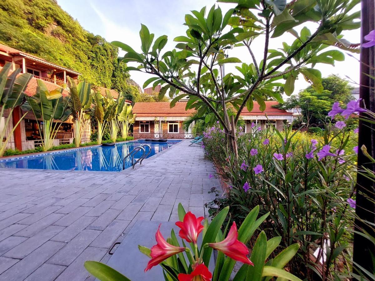 Ninh Binh Mountain Side Homestay & Cafe ภายนอก รูปภาพ